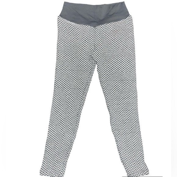 Viral “Butt-Scrunch” Leggings - Size L - Picture 1 of 3